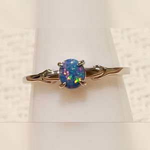 *BP #2123 Dainty & Dazzling Pale Green Fire Opal Rhodium Ring Size 9 BRAND NEW